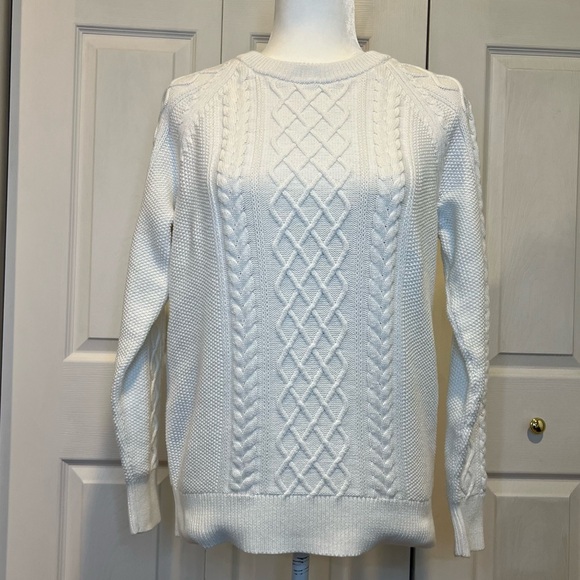 GAP Sweaters - 🟨🟨🟨 Gap White Cotton Crewneck Sweater - Medium